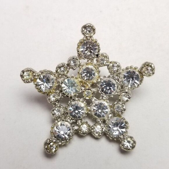 Vintage Five Pointed Star Brooch Silver Tone Rhinestone Cluster Lapel Pin Estate - Picture 2 of 6